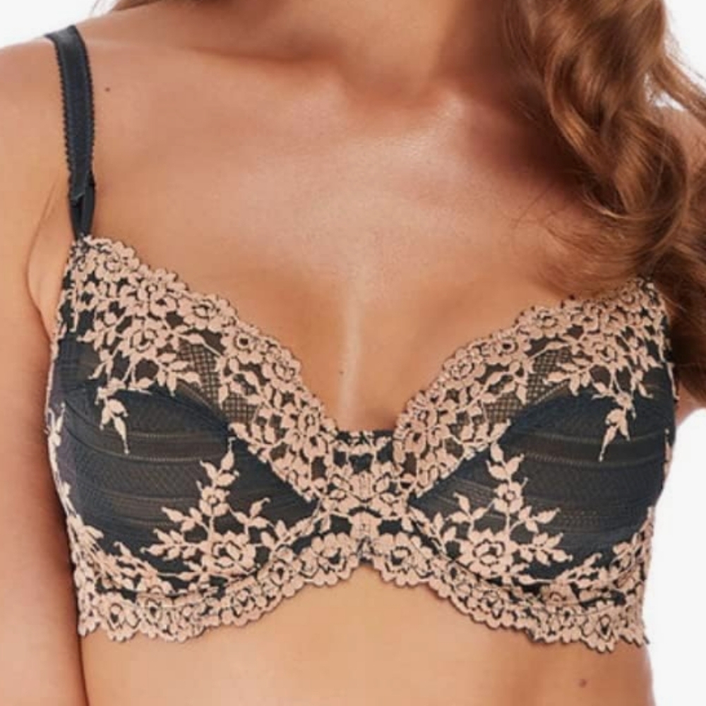 Wacoal Black and Cream Lace Bra